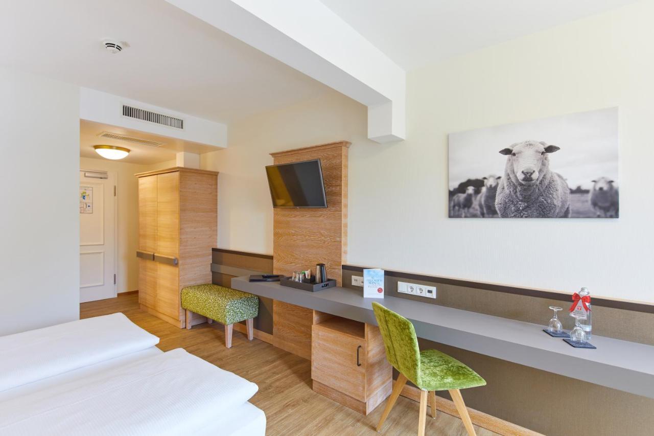 Landgasthof Hotel Hess Neuenstein  Bagian luar foto