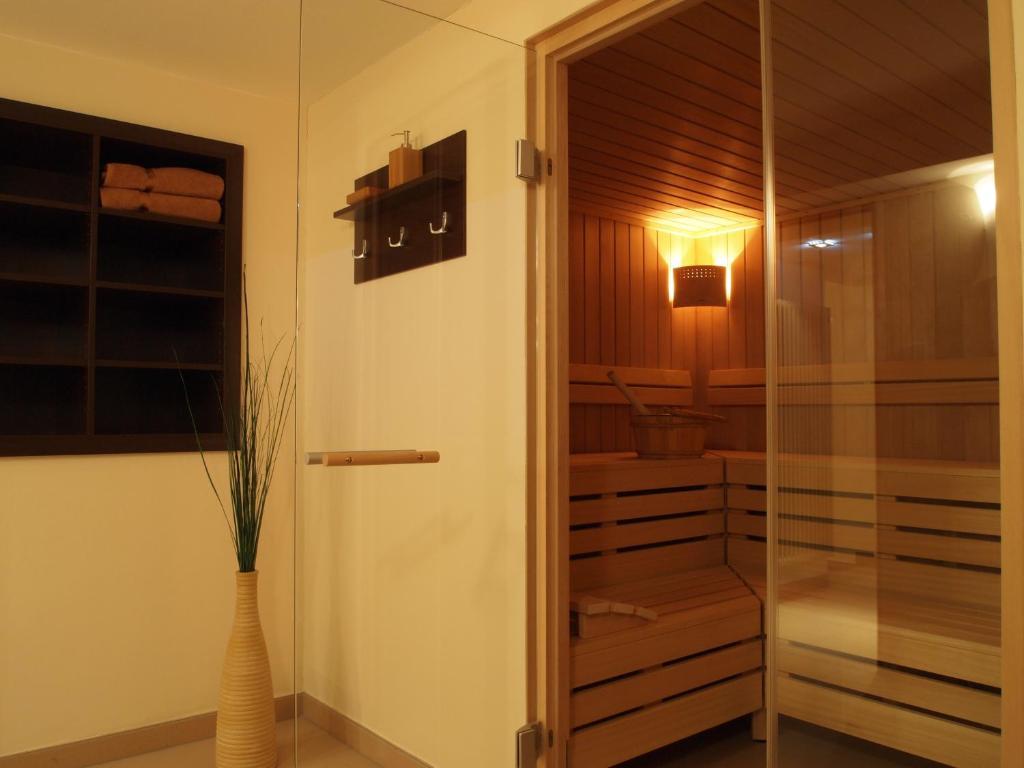 Landgasthof Hotel Hess Neuenstein  Bagian luar foto