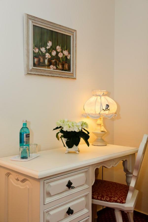 Landgasthof Hotel Hess Neuenstein  Bagian luar foto